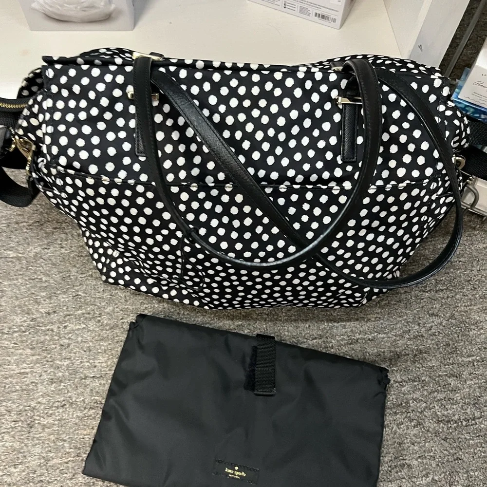 KATE SPADE Polka Dot Diaper Bag w Changing pad lots of POCKETS EXCELLENT